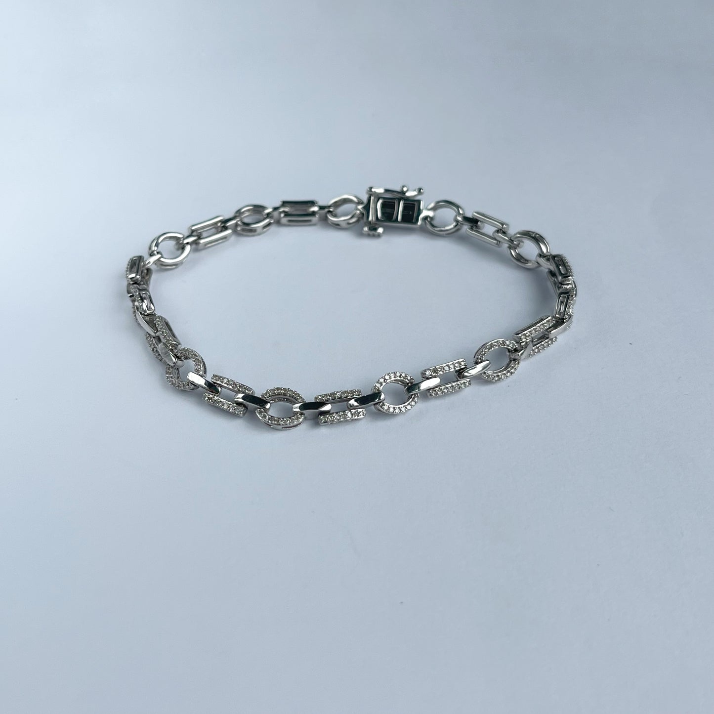 Pulsera de plata con eslabones ovalados y rectangulares de diamantes 0.50ctw