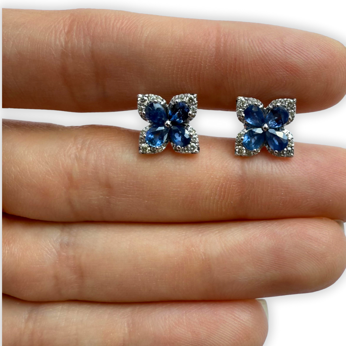 Aretes de oro blanco 10k con zafiros y diamantes 0.35ctw