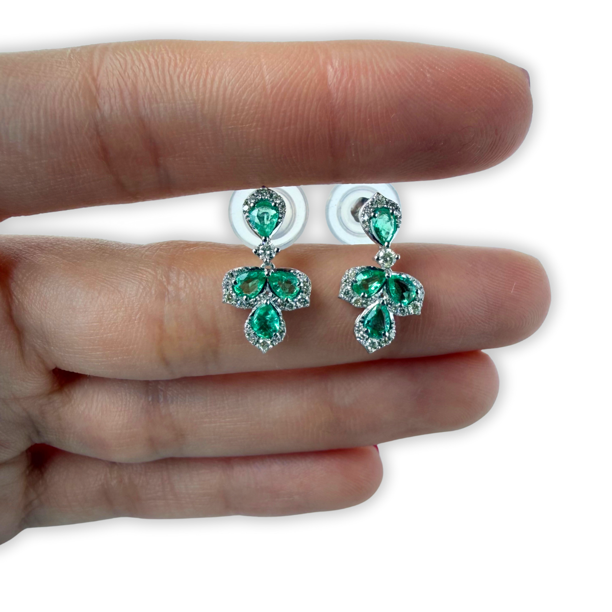 Aretes mini chandelier en oro blanco 14K con esmeraldas 1ctw y diamantes 0.32 cta