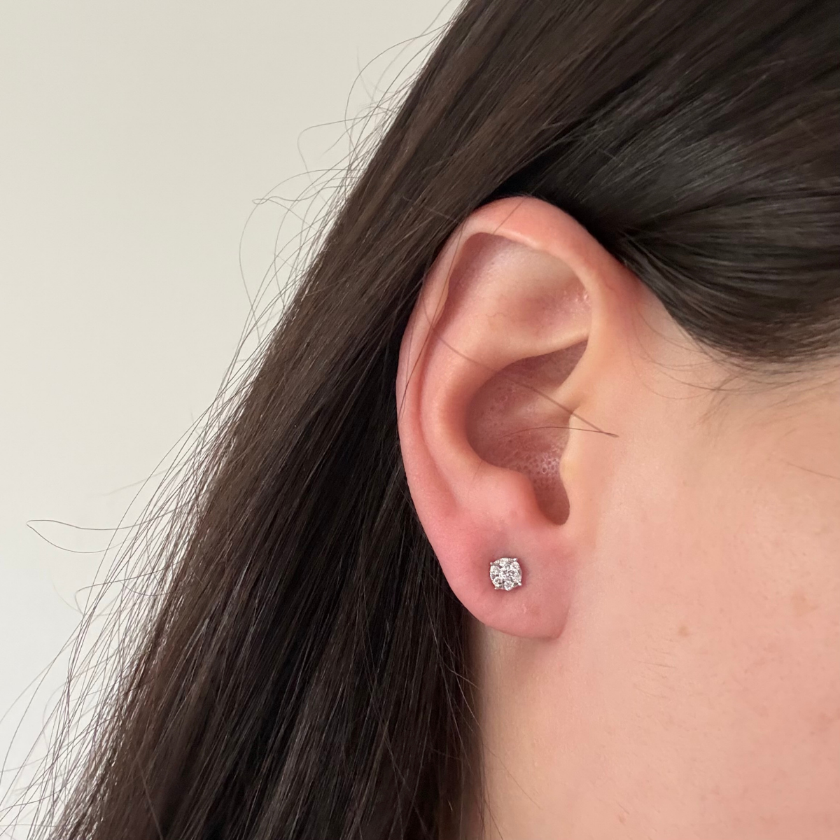 Aretes cluster de diamantes 0.20ctw en oro blanco 10k