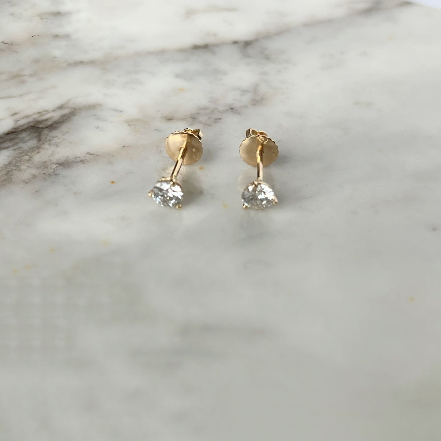 Aretes en oro amarillo 14k con diamantes canadienses 0.50ctw (con certificado)