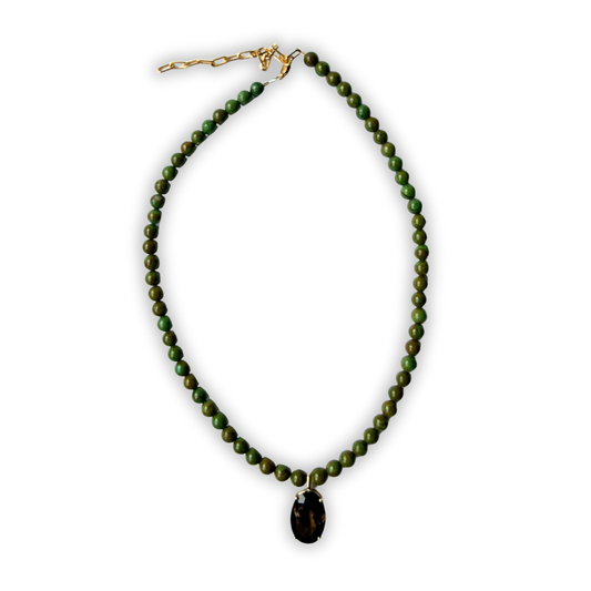 Collar de Jasper verde y dije de oro amarillo 14k con cuarzo ahumado ovalado