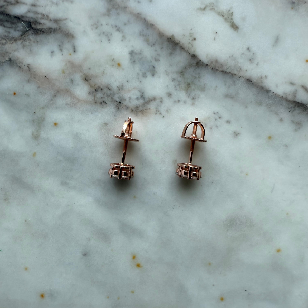 Aretes cluster de moissanitas 0.38ctw en plata con baño de oro rosa