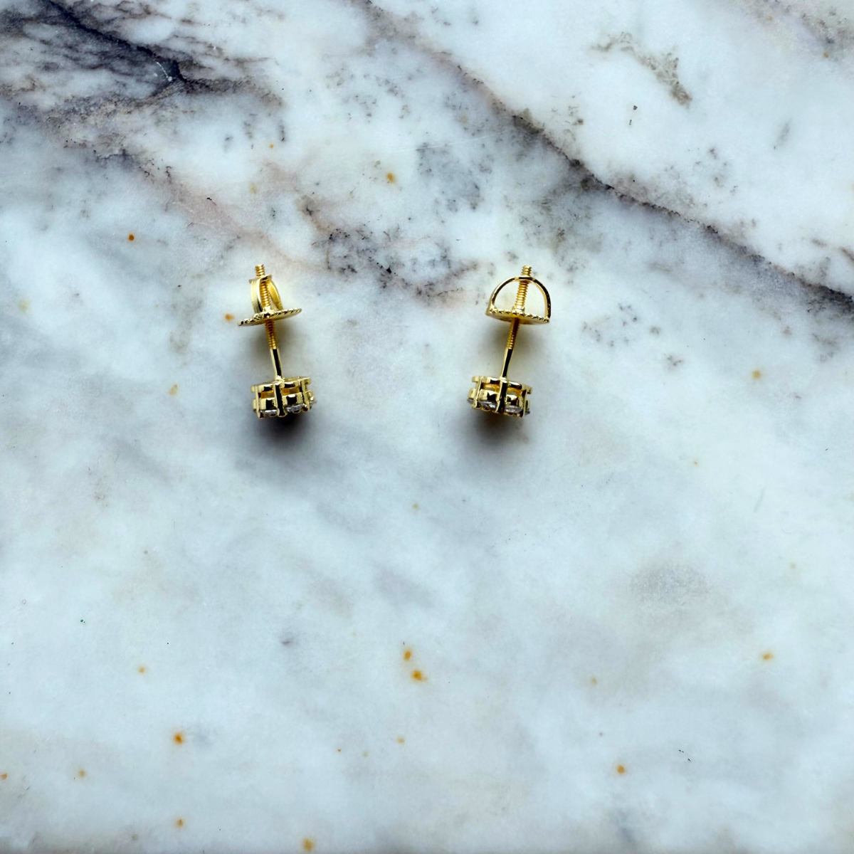 Aretes cluster de moissanitas 0.38ctw en plata con baño de oro amarillo