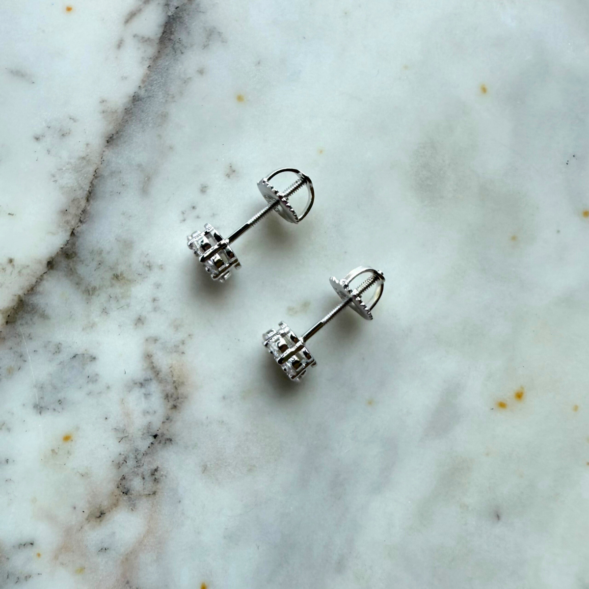 Aretes cluster de moissanitas 0.38ctw en plata