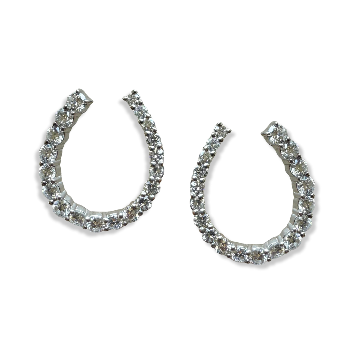 Aretes de diamantes de laboratorio 1.76ctw en forma de U en plata