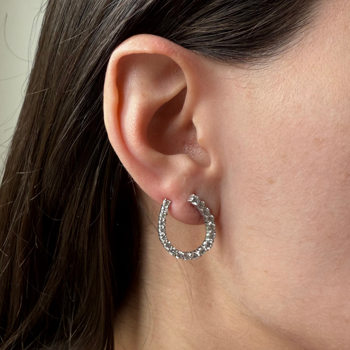 Aretes de diamantes de laboratorio 1.76ctw en forma de U en plata