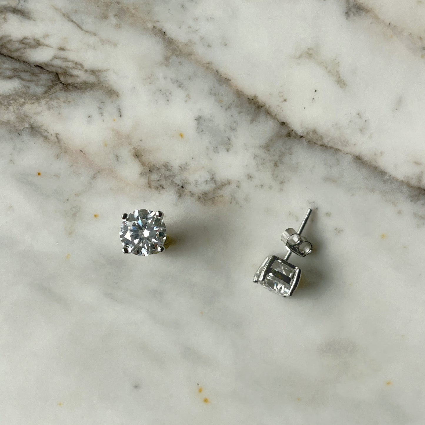 Aretes de plata con moissanita de 3ctw