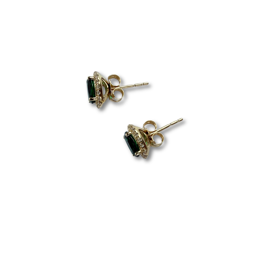 Aretes ovalados en oro amarillo 10K con esmeraldas y zafiros blancos de laboratorio