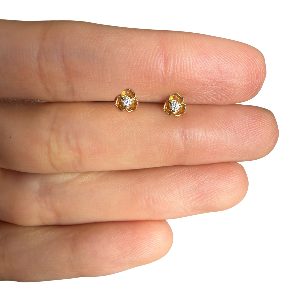 Arete de tres pétalos con circonita blanca en el centro en oro amarillo 14k con tope rosca