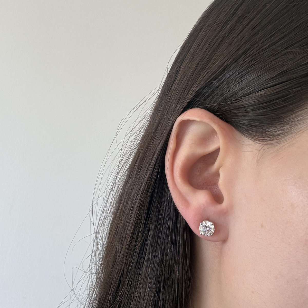 Aretes stud de diamantes de laboratorio 2ctw en oro blanco 14K