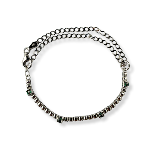 Pulsera de plata con diamantes naturales 0.10ctw y esmeraldas de laboratorio