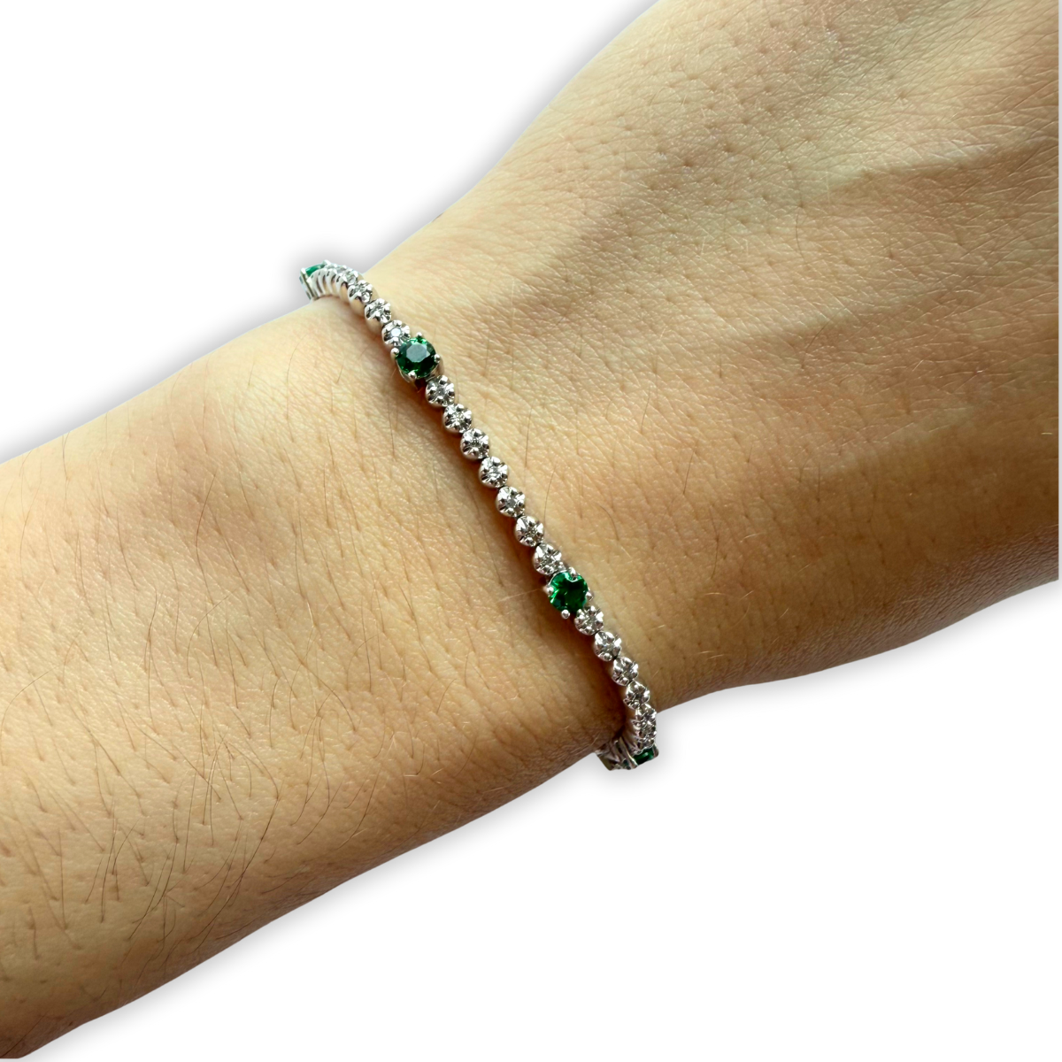 Pulsera de plata con diamantes naturales 0.10ctw y esmeraldas de laboratorio