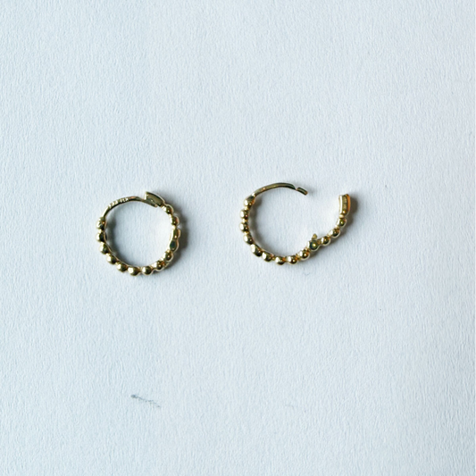 Argollas bolitas oro amarillo 14K