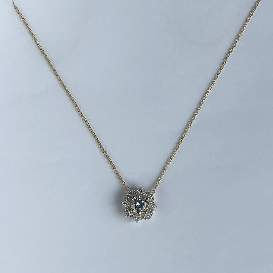 Collar Nour en plata con baño de oro y dije de diamantes de laboratorio 1.50ctw