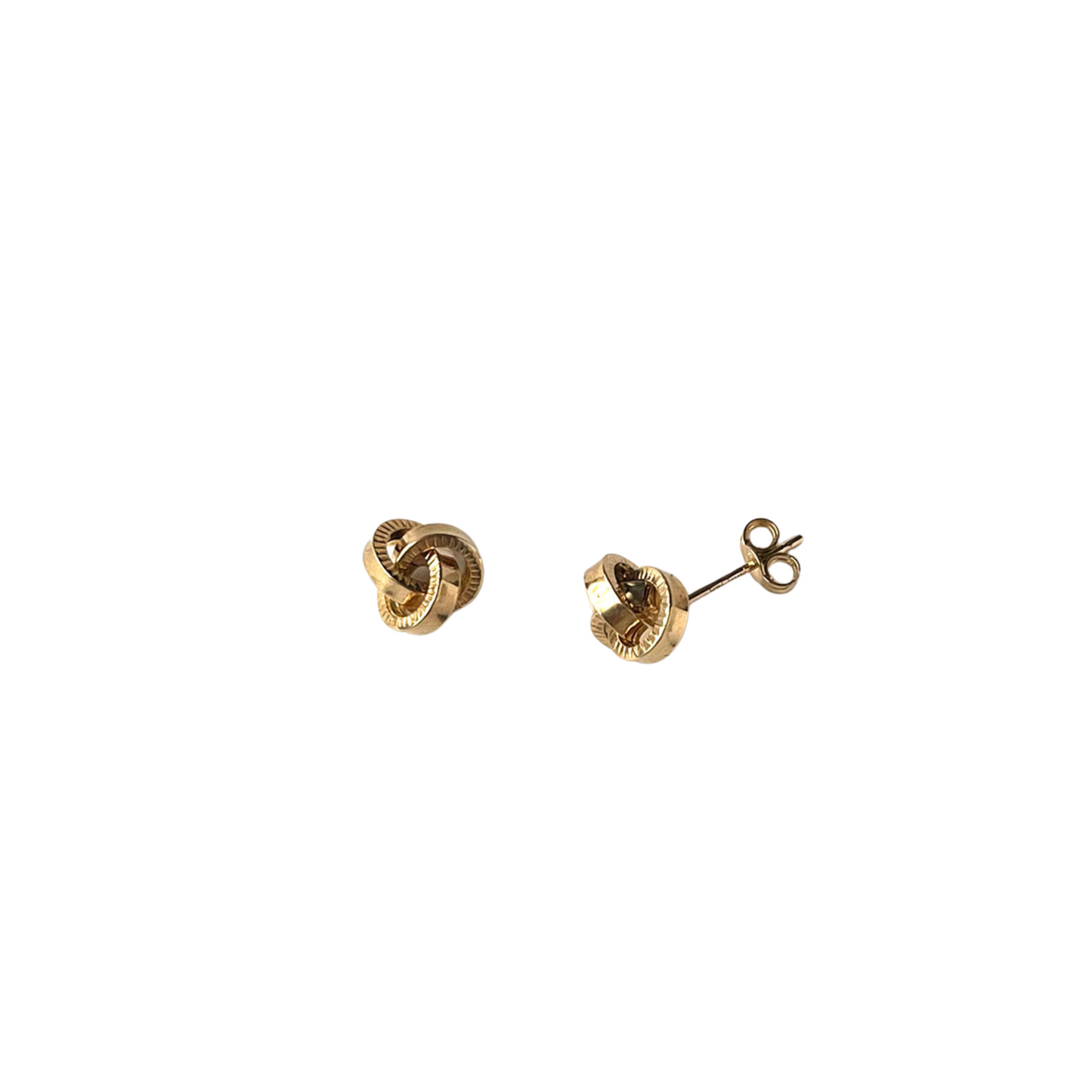 Aretes de nudo de oro amarillo 18k con aros planos con textura