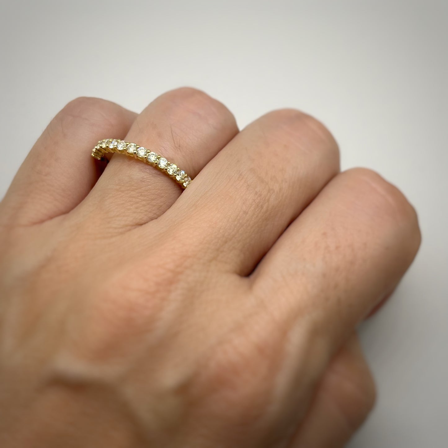 Medio cintillo de diamantes 0.49ctw en oro amarillo 18k