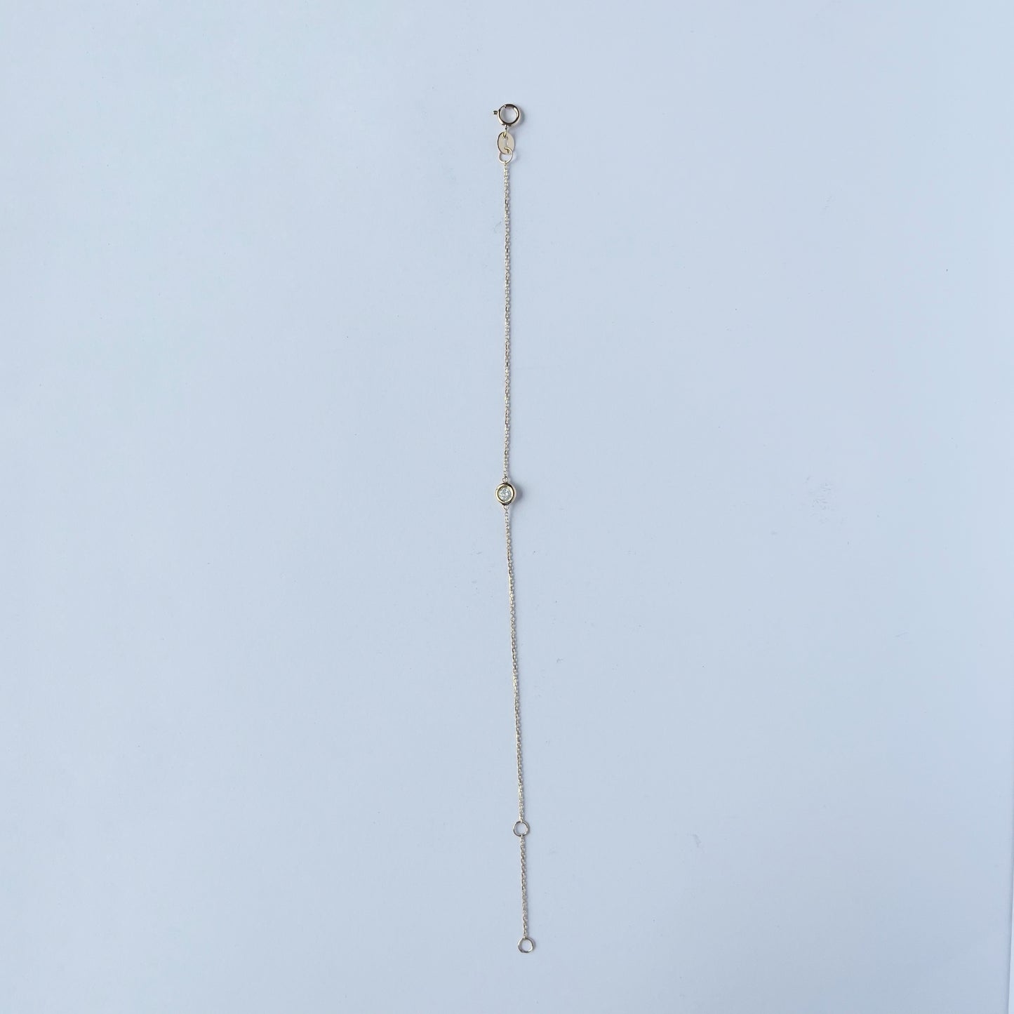 Pulsera de oro amarillo 14k con diamante biselado de 0.09ctw
