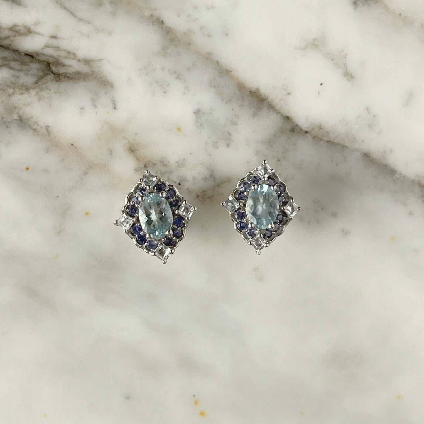 Aretes en plata con aquamarina, iolita y circón blanco