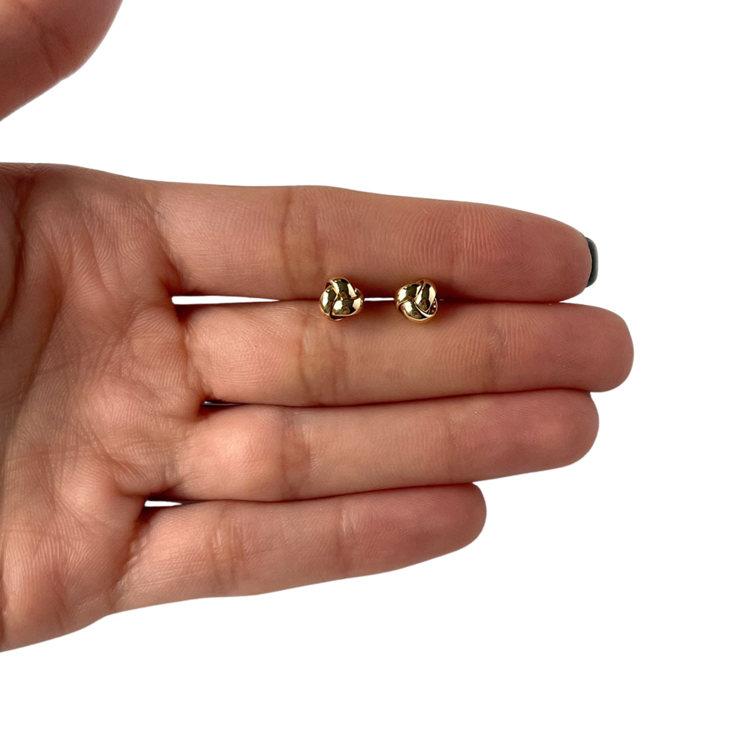 Aretes de nudo de oro amarillo 14k con 3 aros redondeados pequeño