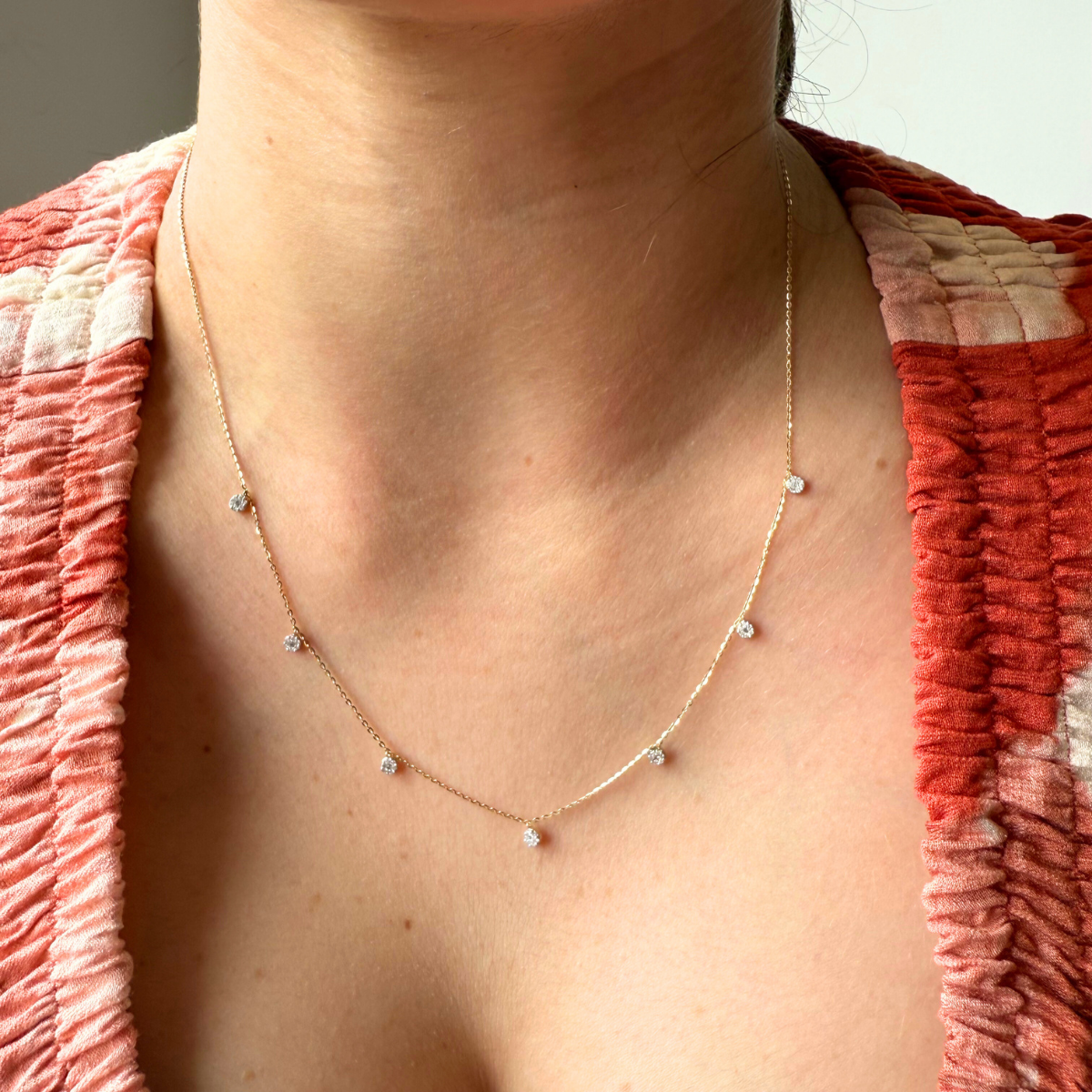 Collar en oro amarillo 14K con colgantes de diamantes 0.25ctw