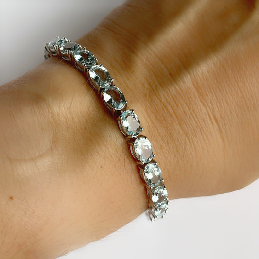 Pulsera tenis de plata con aquamarinas ovaladas