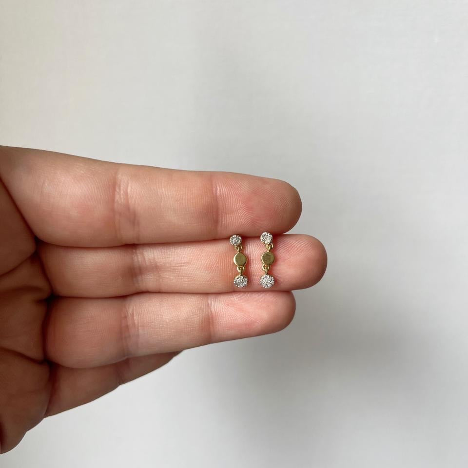 Aretes de tres círculos en oro amarillo 10k y diamantes 0.10ctw