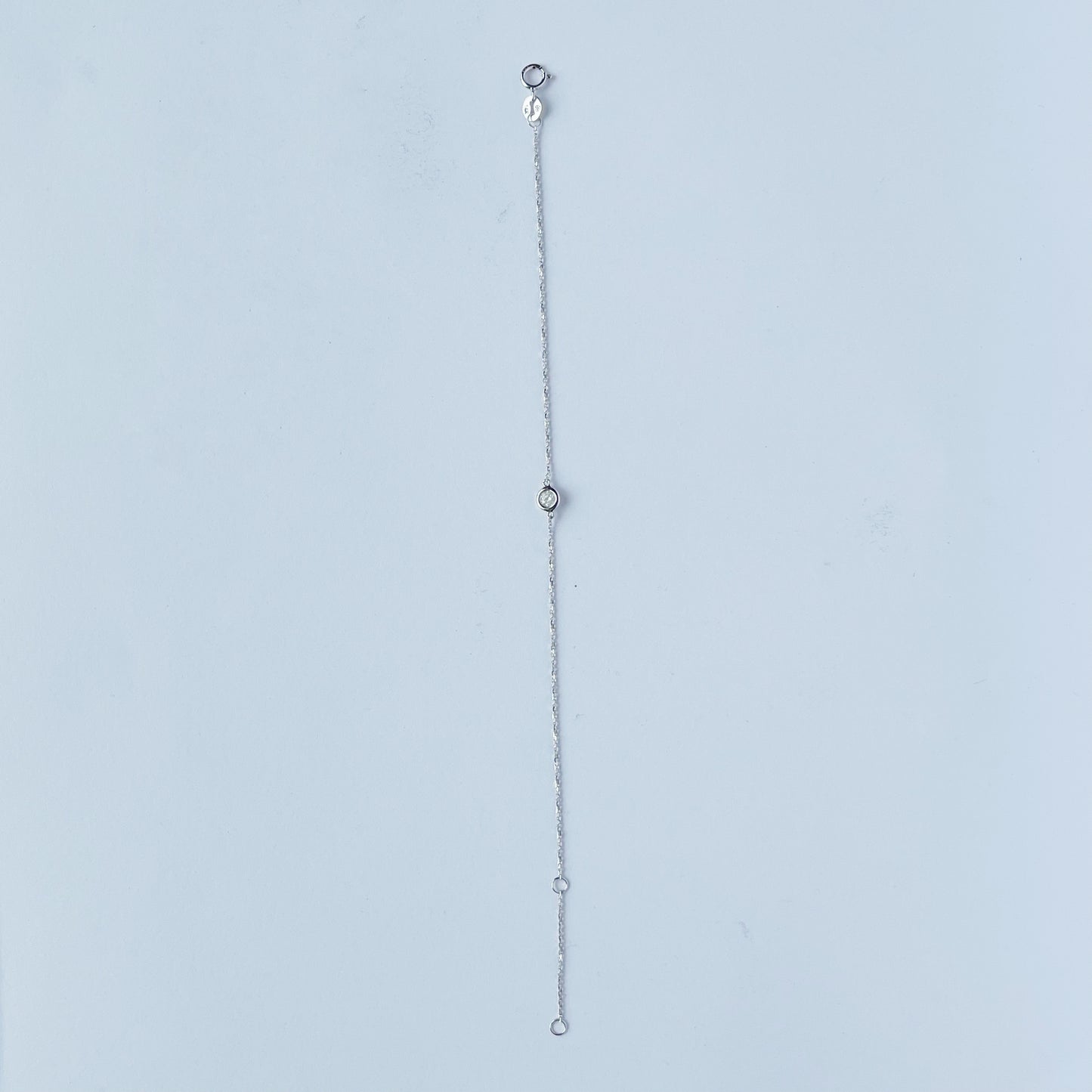 Pulsera de oro blanco 14k con diamante biselado de 0.09ctw