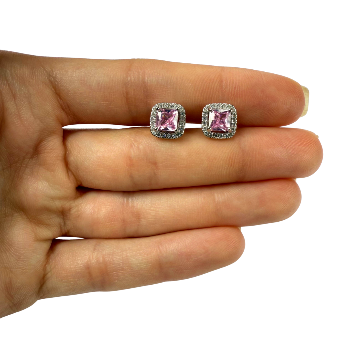 Arete con circón rosado corte princesa y halo de zafiro blancos en plata