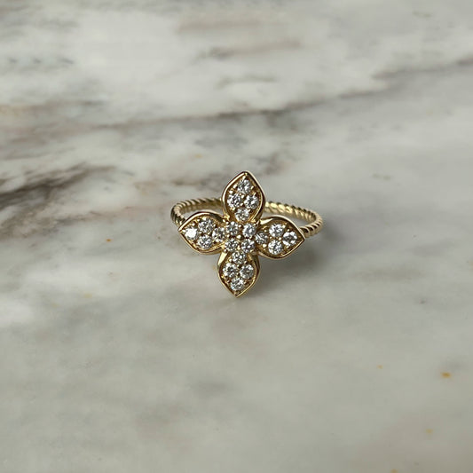 Anillo en oro amarillo 14k de flor de cuatro pétalos con diamantes 0.51ctw