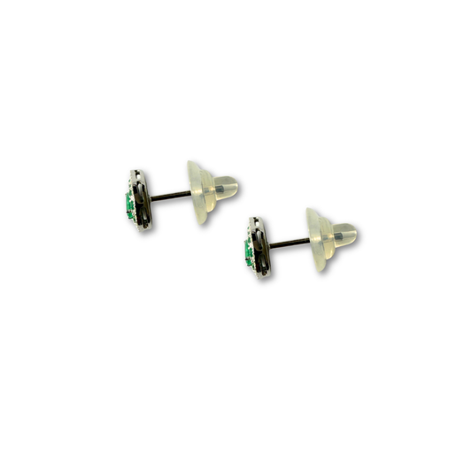 Aretes en forma de gota en oro blanco 14K con esmeraldas 0.43ctw y diamantes 0.20ctw