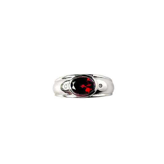 Anillo grueso de plata con granate ovalado