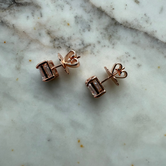 Aretes de plata con baño oro rosa corte asscher stud