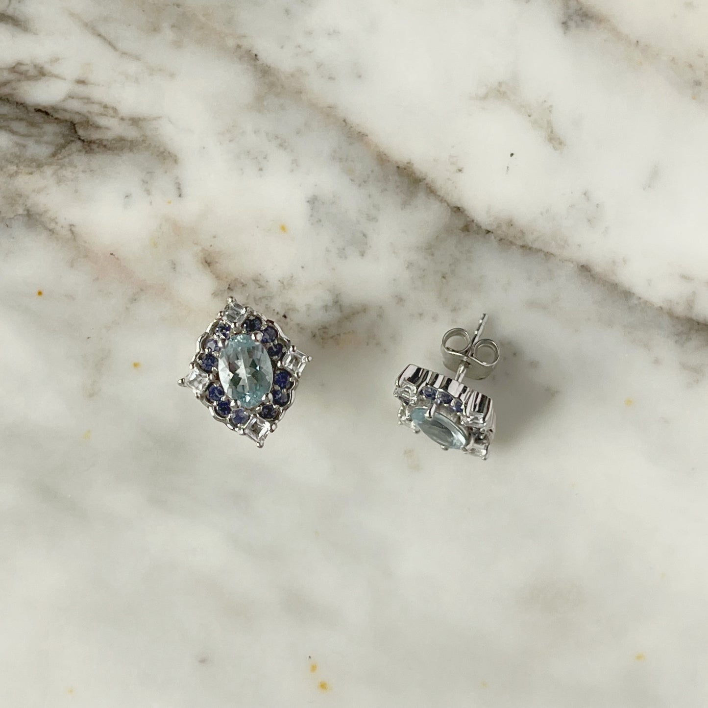 Aretes en plata con aquamarina, iolita y circón blanco