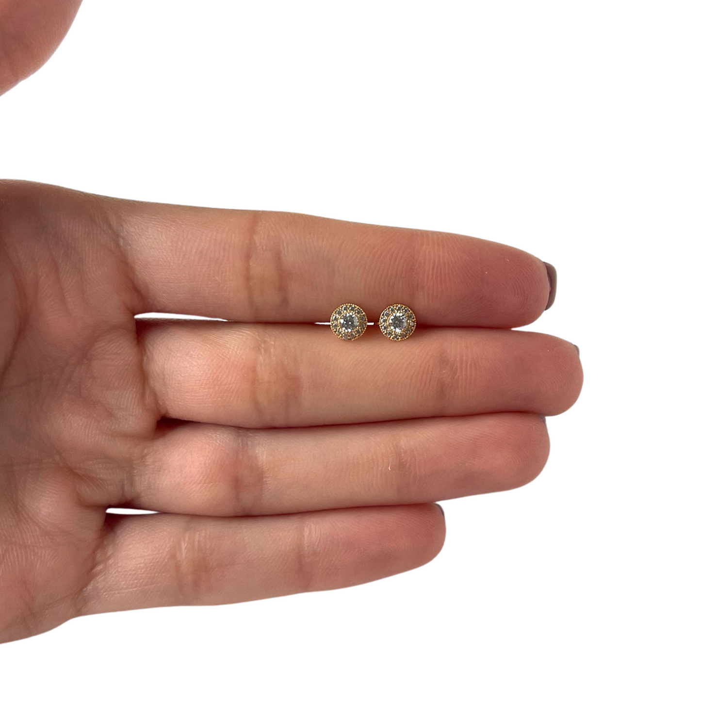 Arete en oro amarillo 18k con circonita blanca y Halo con tope rosca