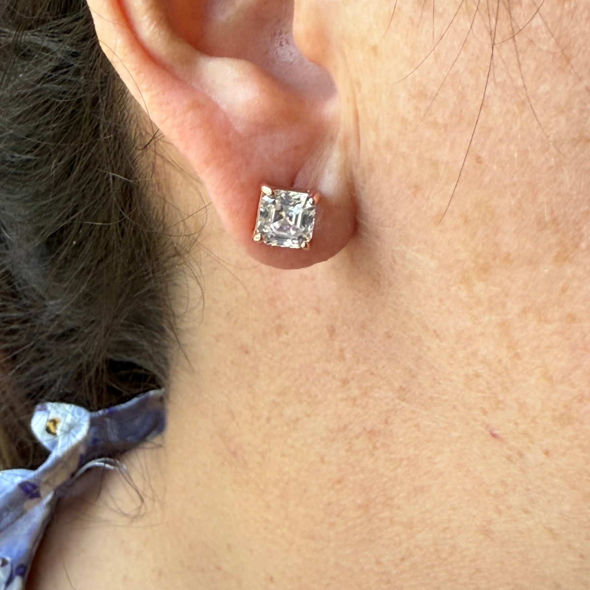 Aretes de plata con baño oro rosa corte asscher stud
