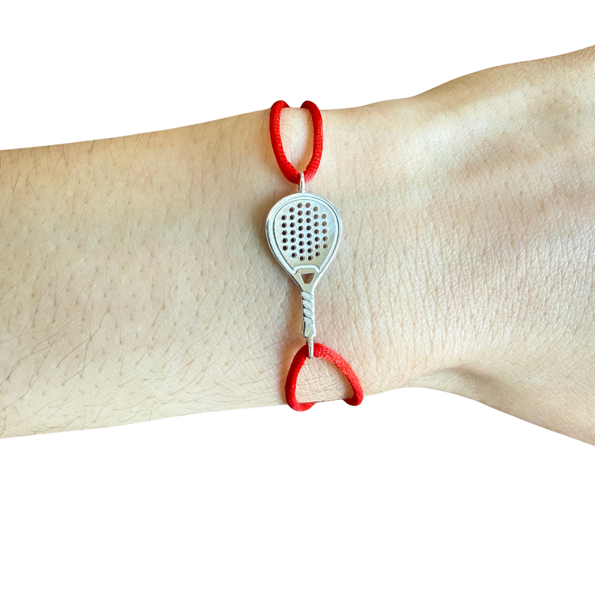 Pulsera de cordón rojo con dije de plata de pala padel