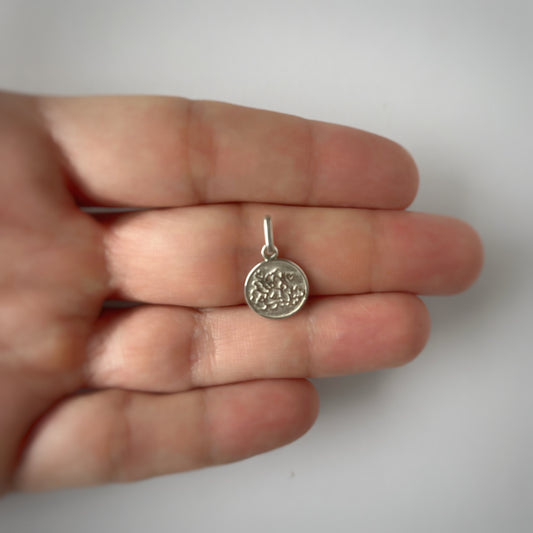 Dije de plata del ángel de la guarda