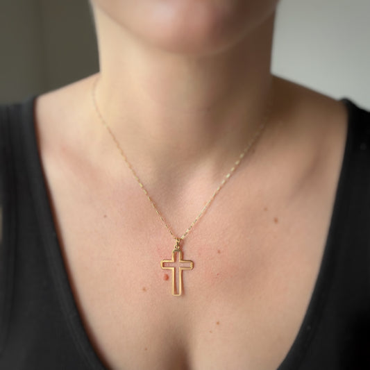Dije con cruz de oro 18k grande con puntas redondeadas