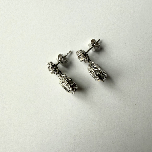 Aretes en oro blanco 14K con diamantes de laboratorio 3.5ctw colgantes de corte pera con halo