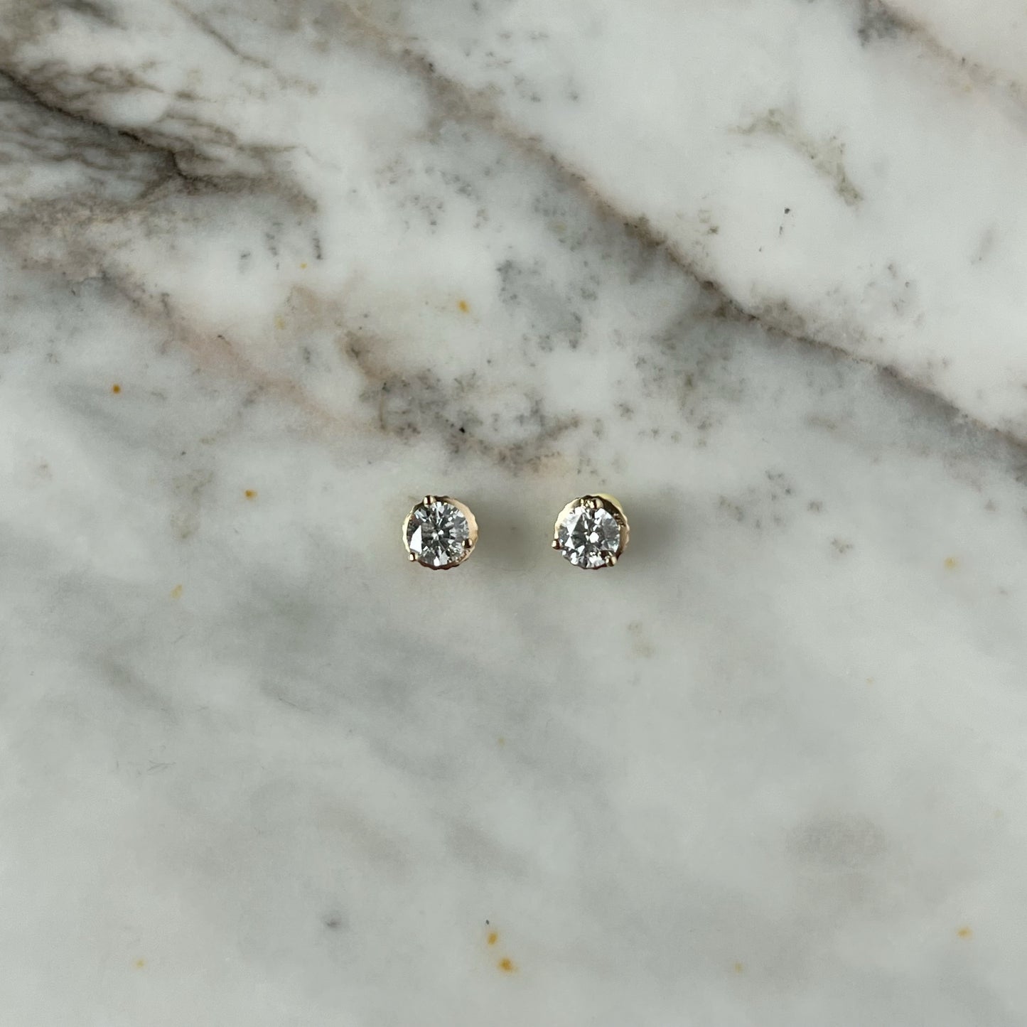 Aretes en oro amarillo 14k con diamantes canadienses 0.50ctw (con certificado)