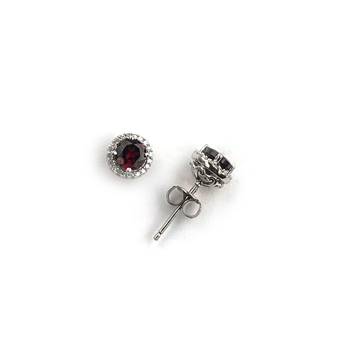 Aretes de plata con granate y halo de diamantes 0.10ctw