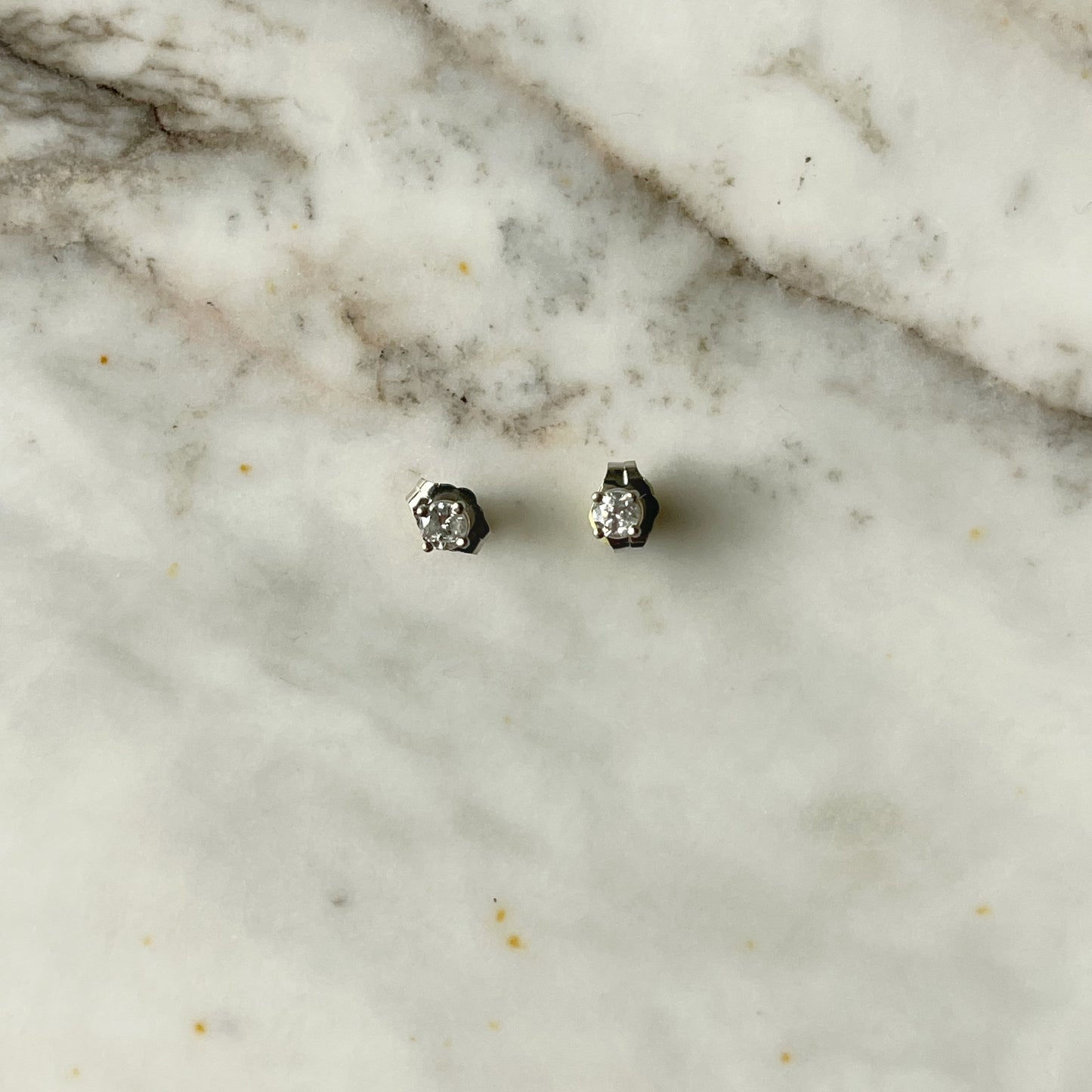 Aretes en oro blanco 14k stud de diamantes 0.21ctw