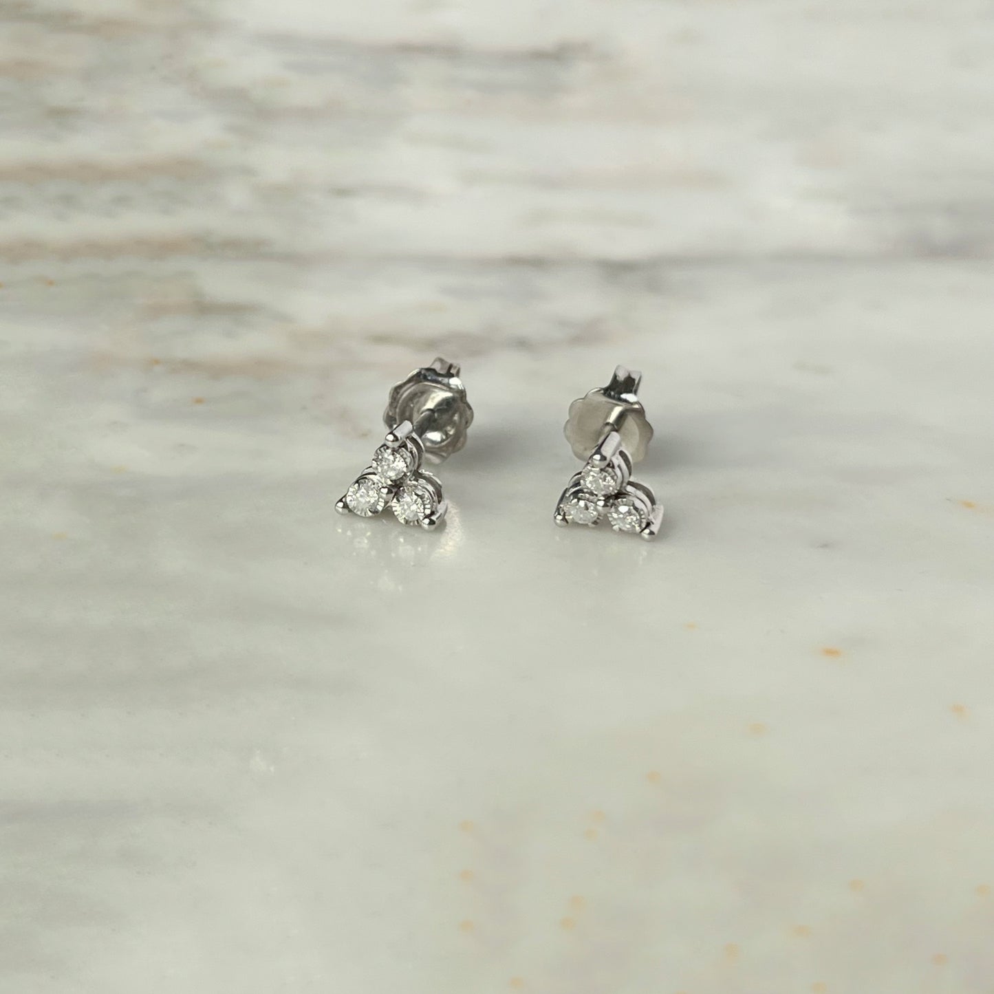 Aretes de plata con trio de diamantes 0.10ctw