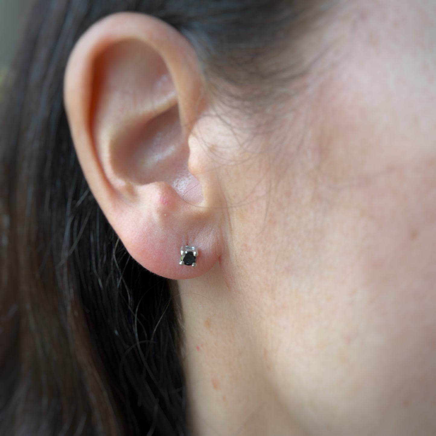 Aretes de plata con diamantes negros 0.40ctw