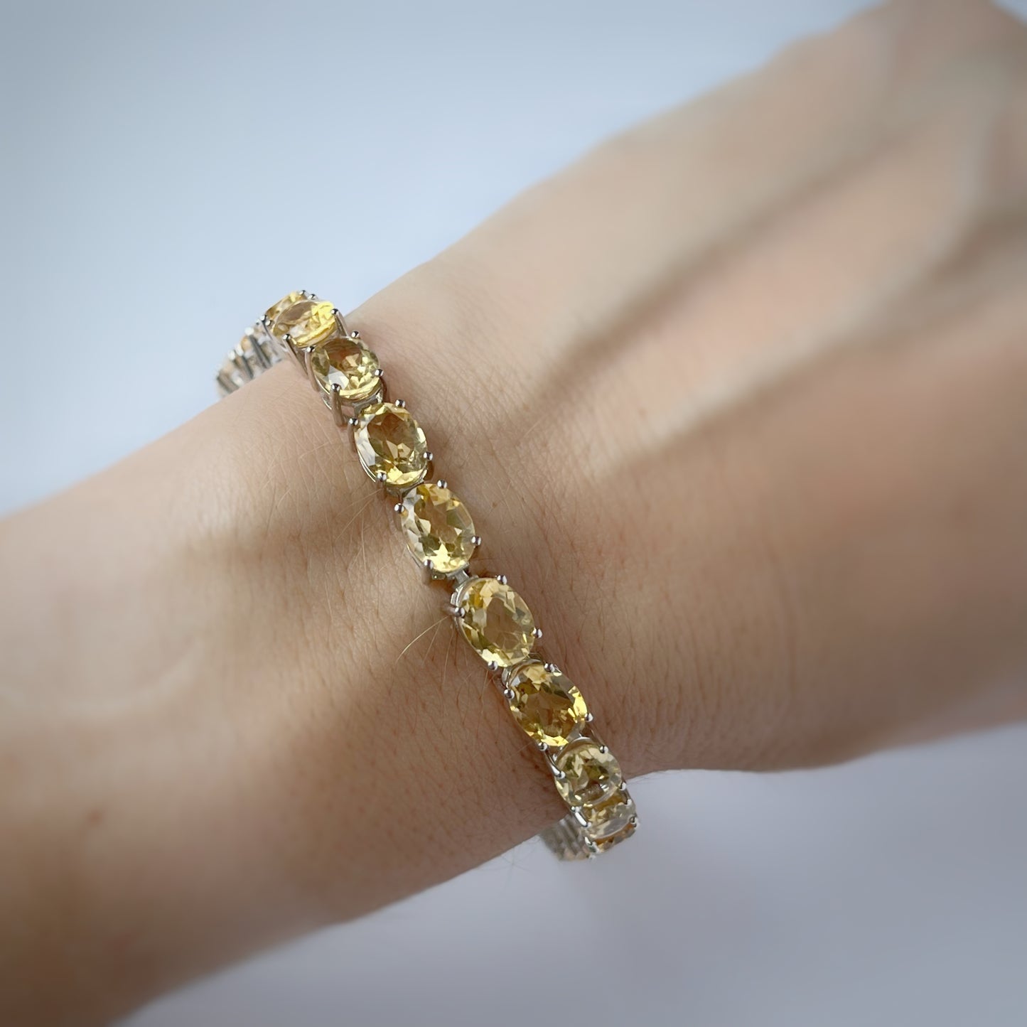 Pulsera de plata con citrinos ovalados