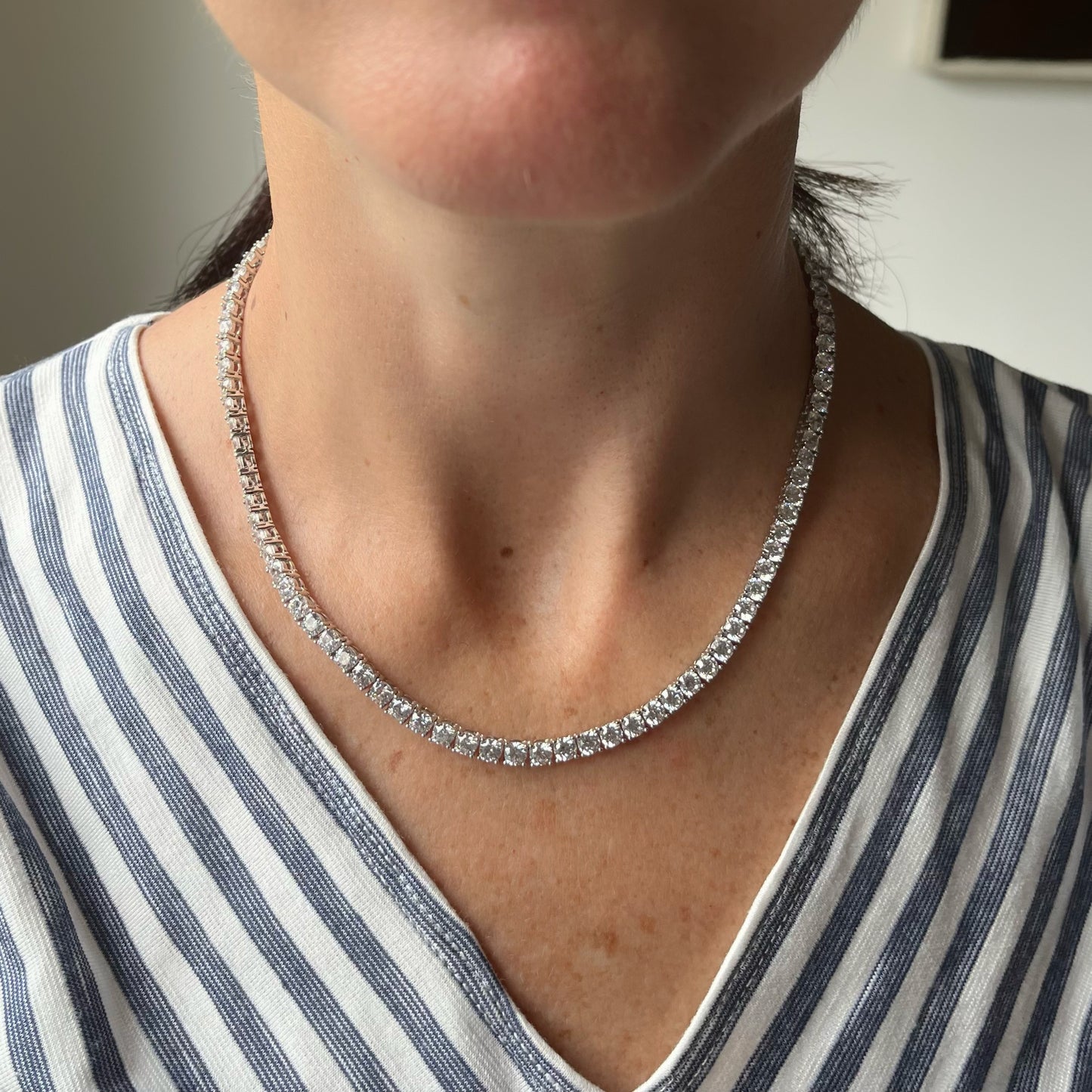 Collar tenis con circonitas en plata con baño de platino...