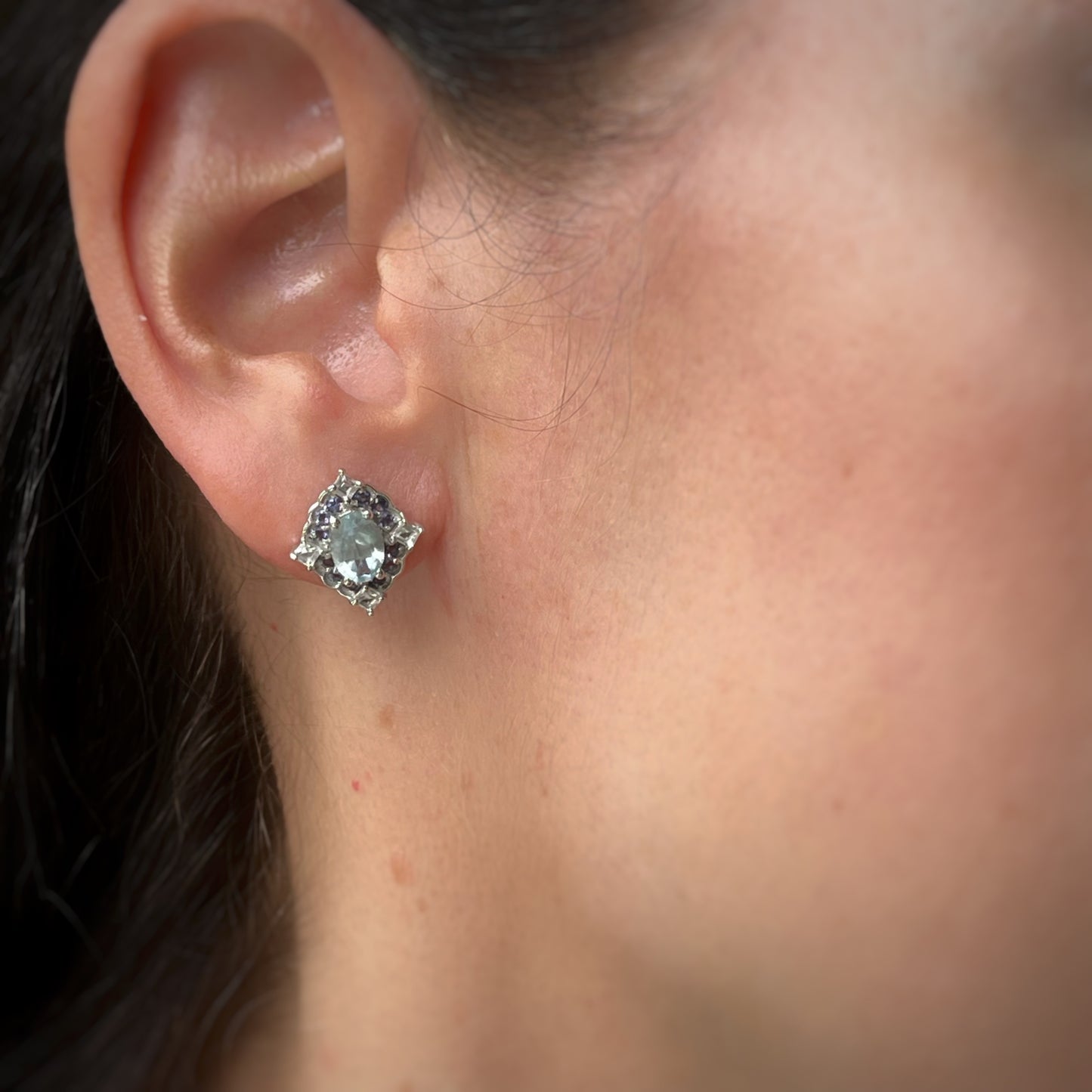 Aretes en plata con aquamarina, iolita y circón blanco