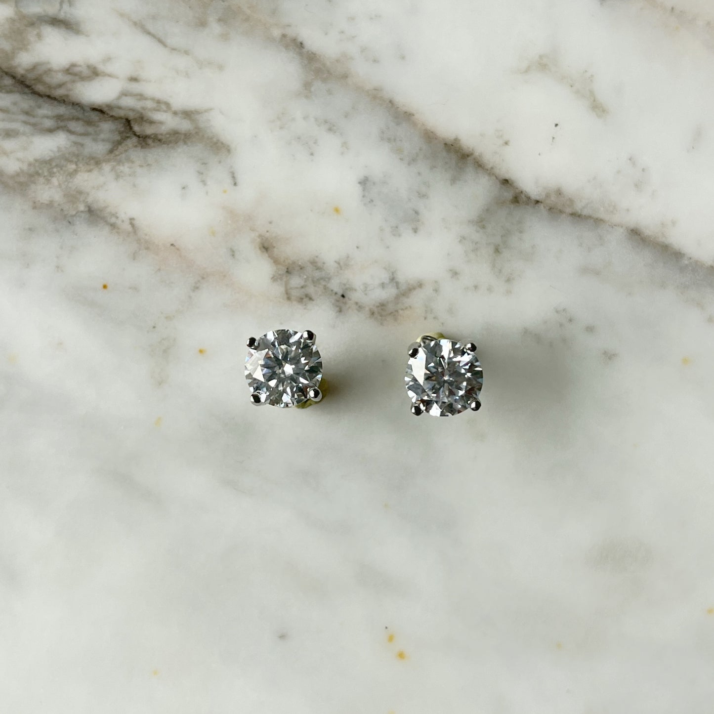 Aretes de plata con moissanita de 3ctw