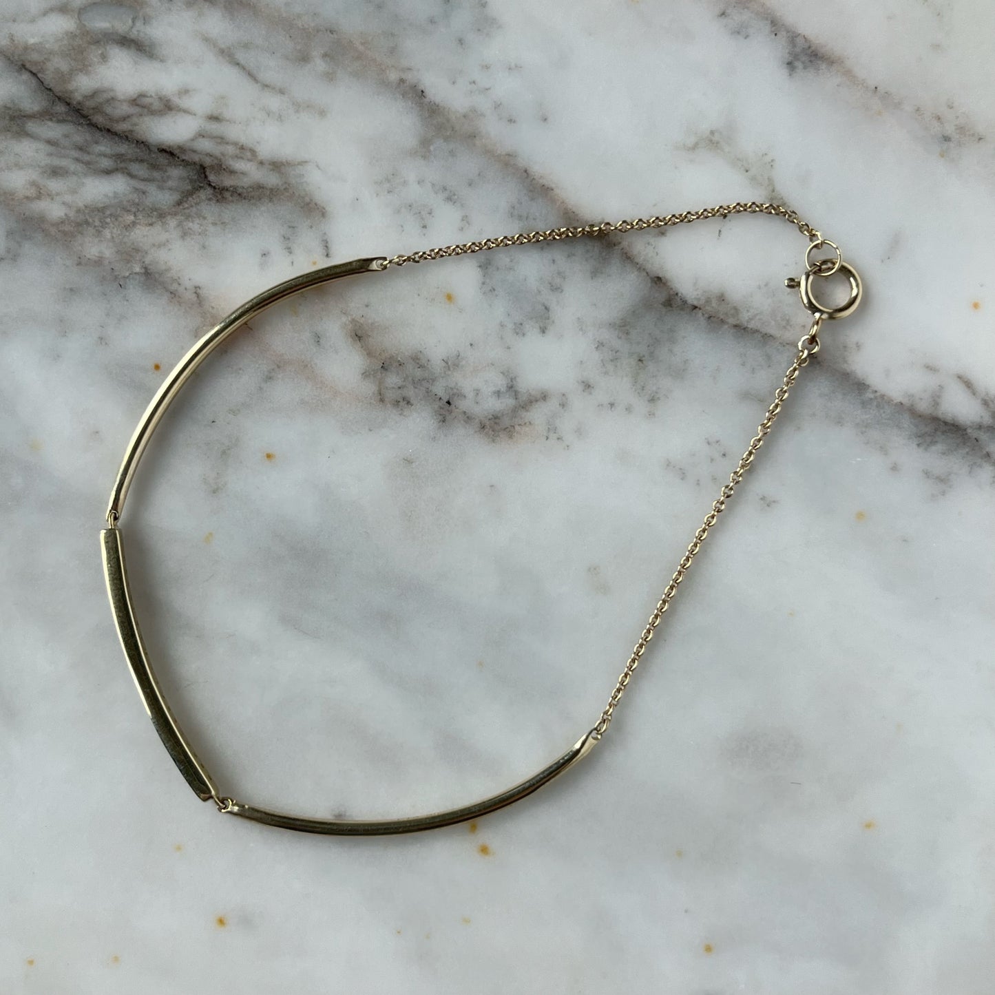 Pulsera en oro amarillo 10k con barrita de diamantes 0.11ctw